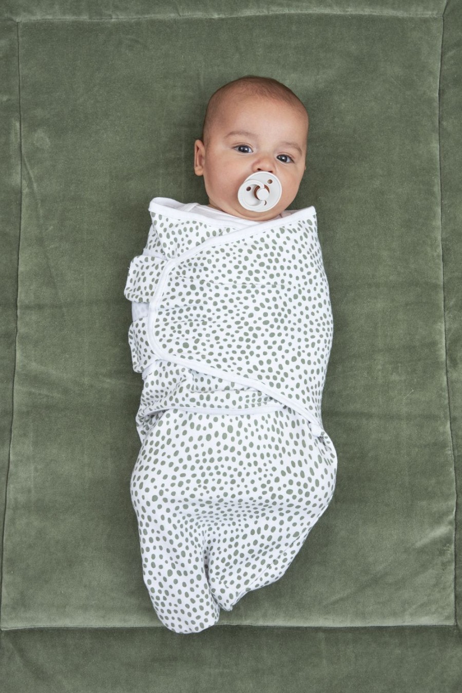 Slapen Meyco Baby | Swaddlemeyco Inbakerdoek Cheetah - Forest Green - 0-3 Maanden